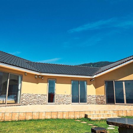 Resort Villa Miko Oshima Buitenkant foto